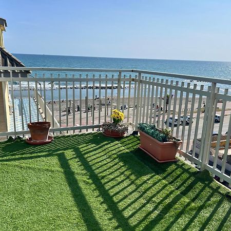 Front Sea Luxury Apartman Lido di Ostia Kültér fotó