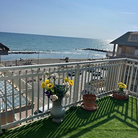 Front Sea Luxury Apartman Lido di Ostia Kültér fotó