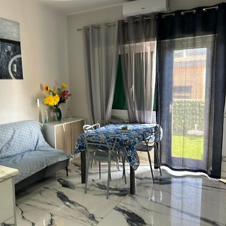 Front Sea Luxury Apartman Lido di Ostia Kültér fotó
