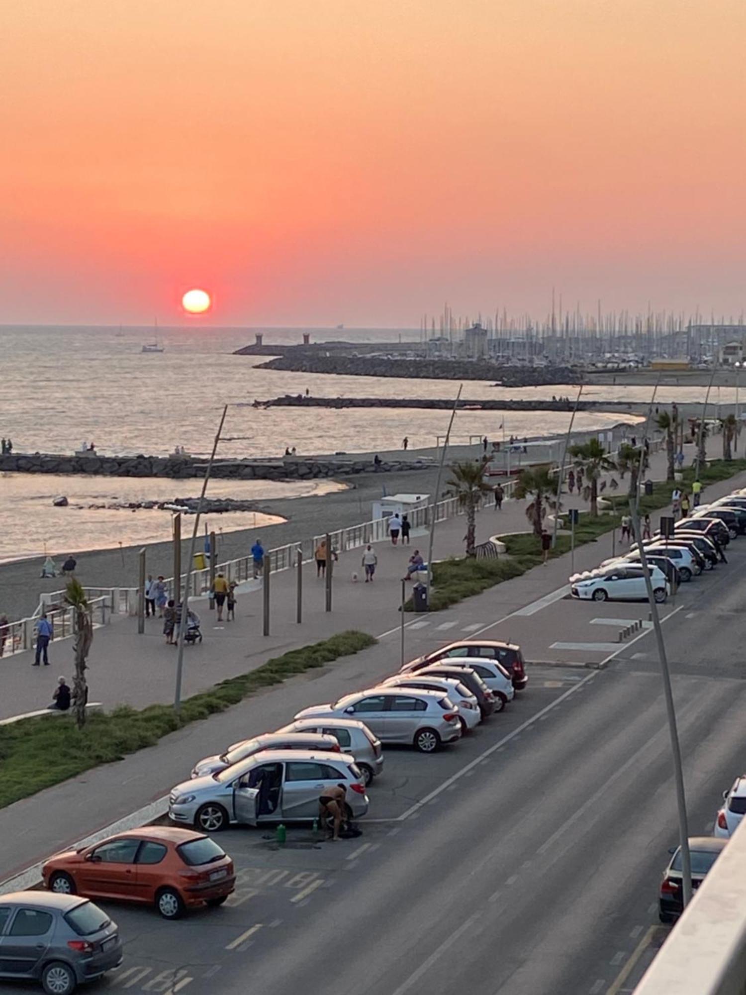 Front Sea Luxury Apartman Lido di Ostia Kültér fotó