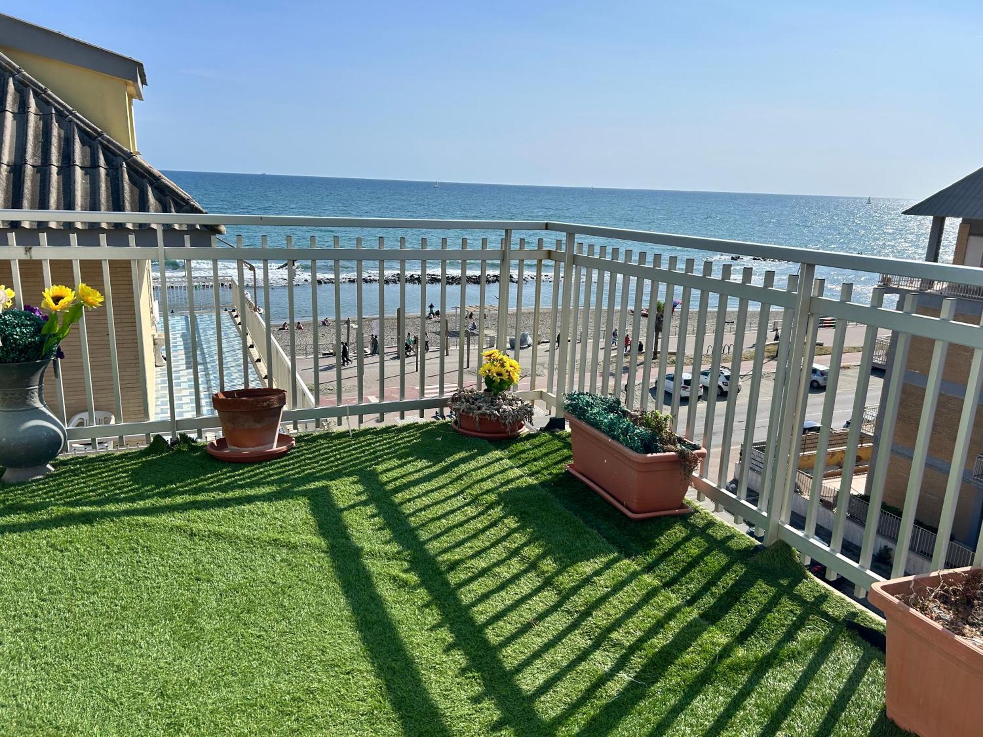 Front Sea Luxury Apartman Lido di Ostia Kültér fotó