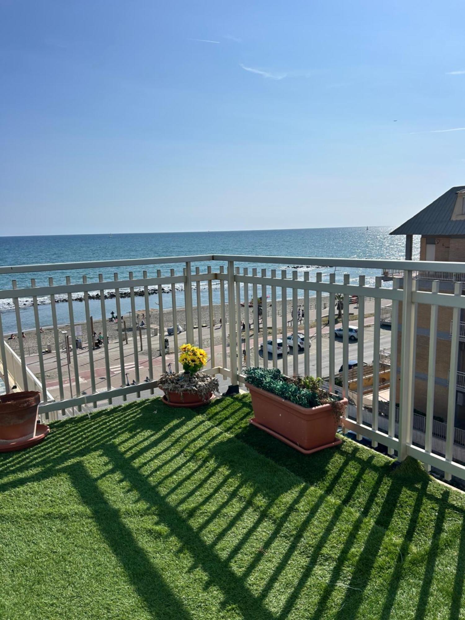 Front Sea Luxury Apartman Lido di Ostia Kültér fotó