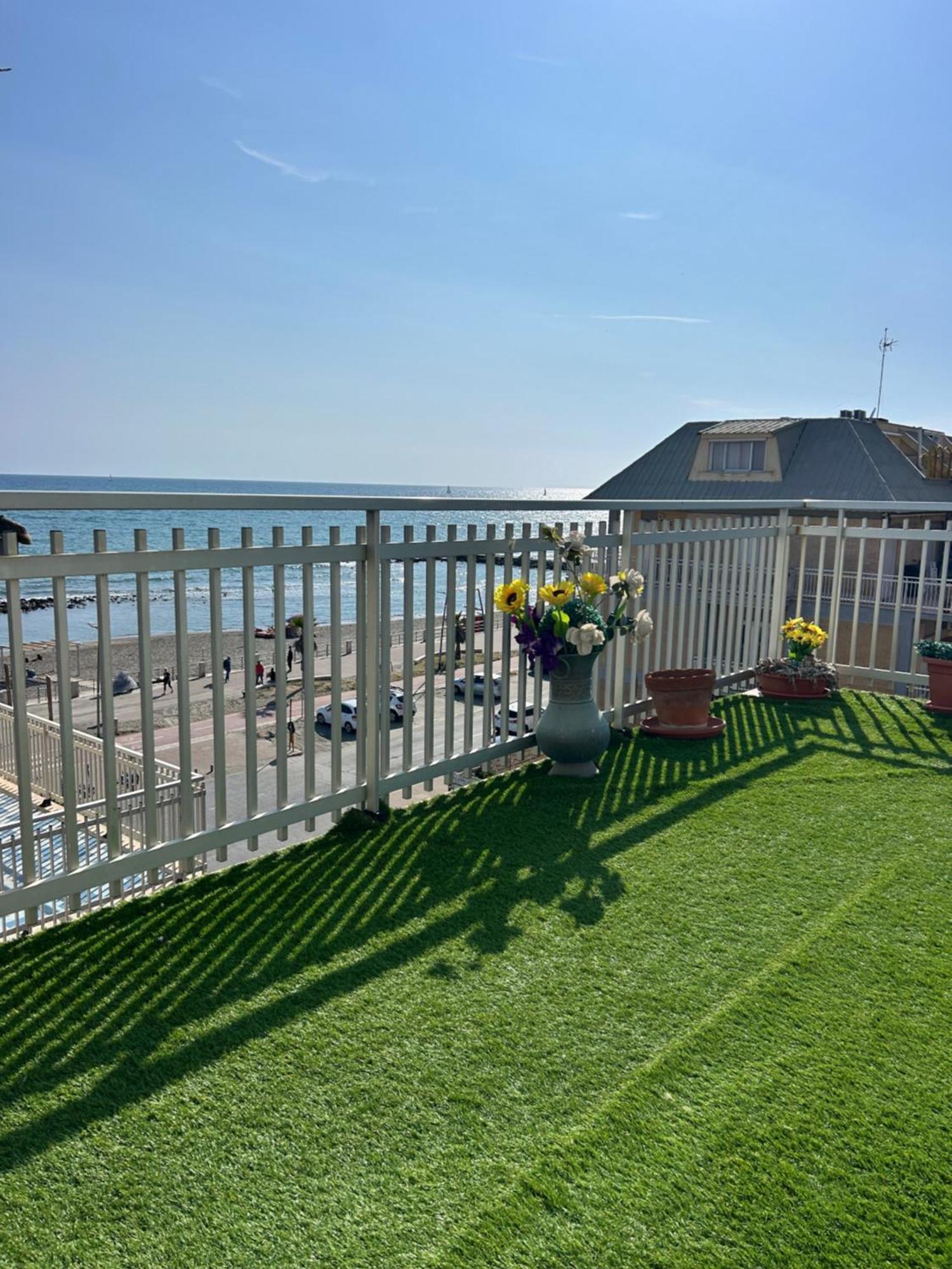 Front Sea Luxury Apartman Lido di Ostia Kültér fotó
